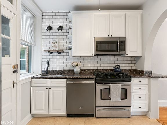 4th image of 4309 N Damen Ave APT 2