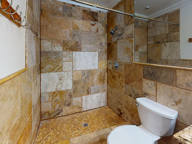 607 Adams St #1 — Photo 11