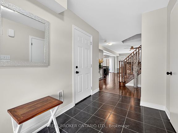 3rd image of 12 Masters Cres