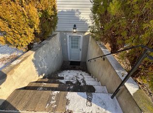 9 Monarch Ave, Selden, NY 11784