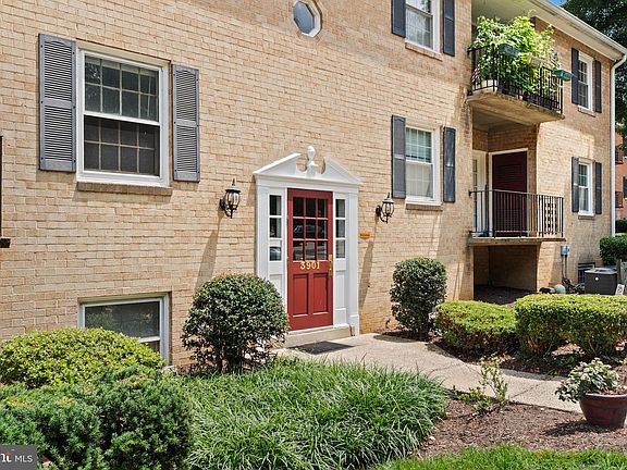 4th image of 3901 Lyndhurst Dr APT 201