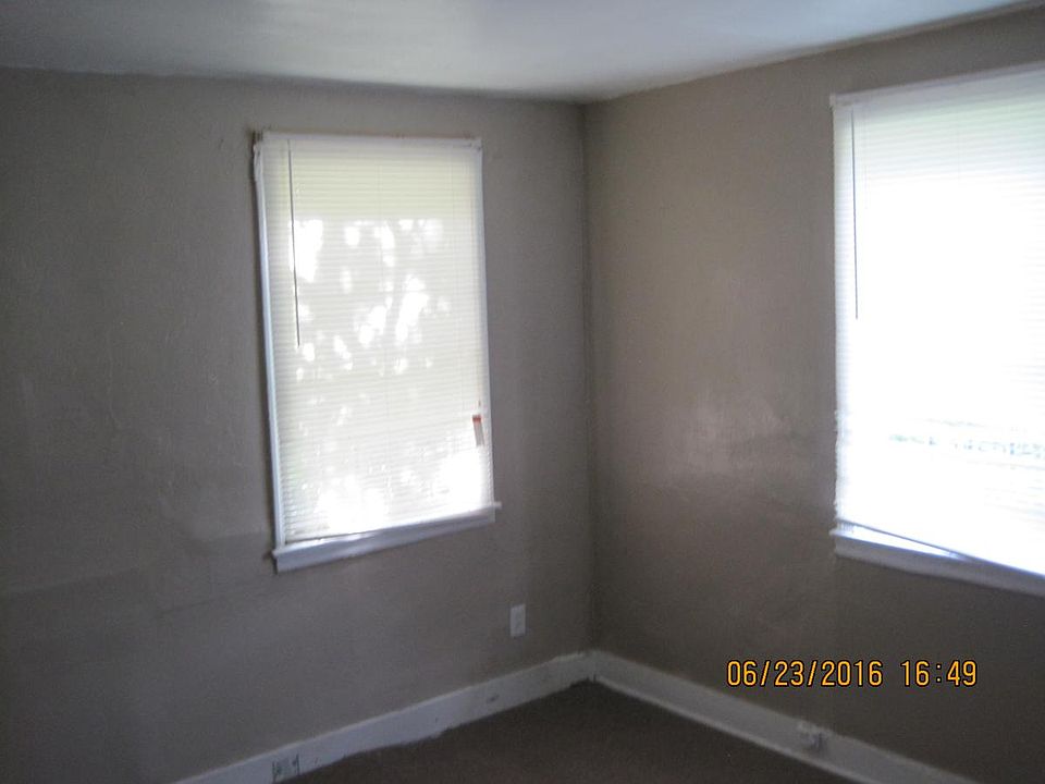 2nd image of 1083 N Claybrook St
