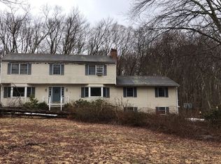 70 Scenic Hill Ln, Monroe, CT 06468