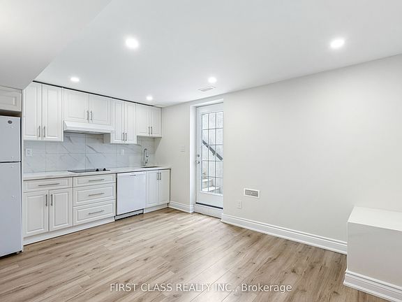 3rd image of 802 Yates Dr