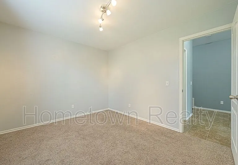 11521 SW 24th St — Photo 28