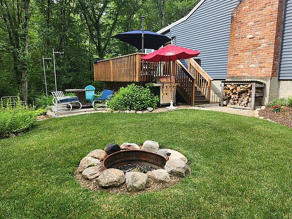 5th image of 42 Wigwam Dr