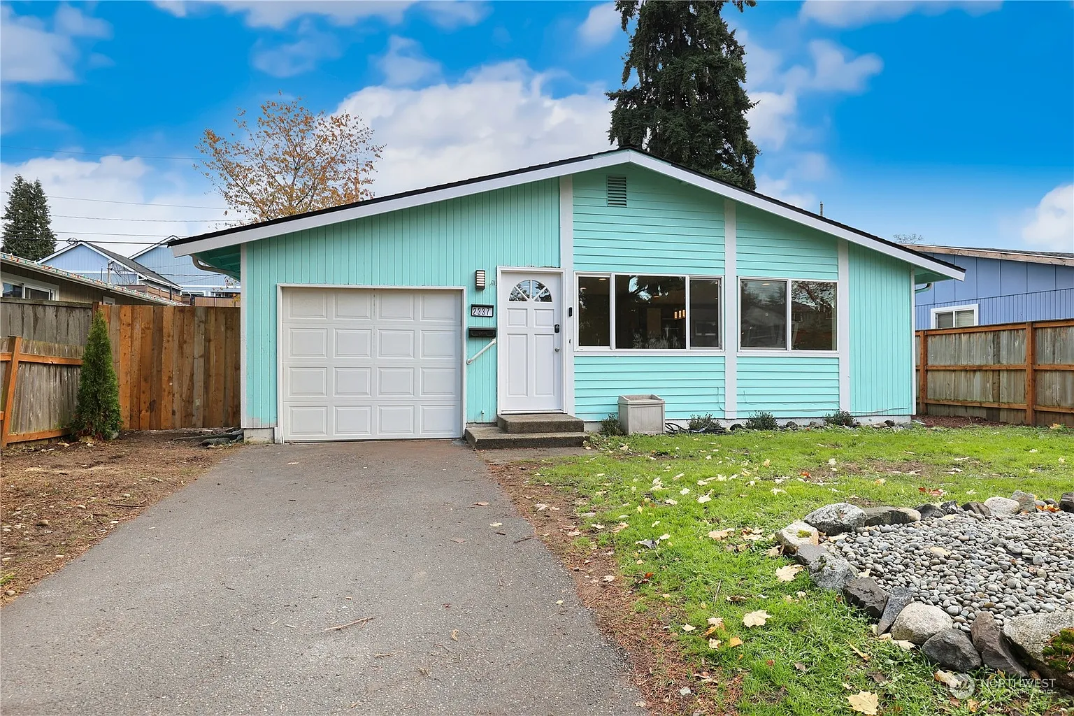 2337 S Ash Street photo 1