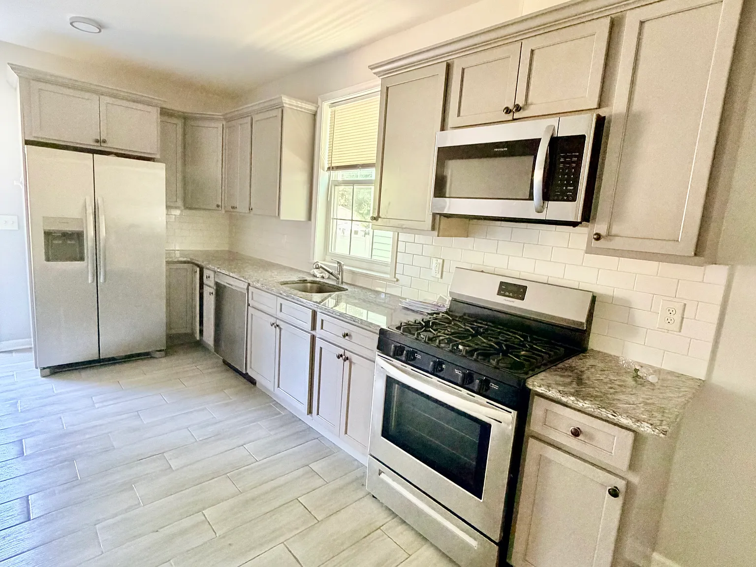 2 bed, 1000 sqft, $2,250 — Photo 1