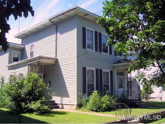 2nd image of 213 N Madison St