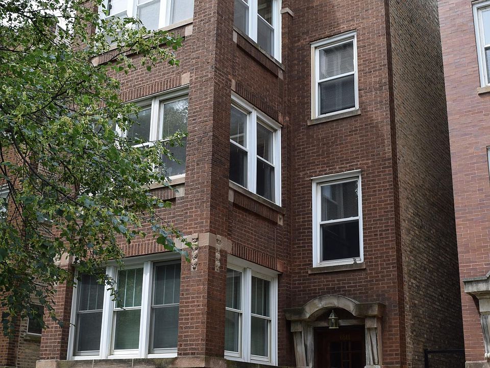 Small, immaculately maintained, brick walk up