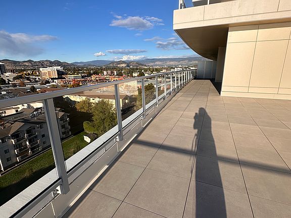 4th image of 3300 Lakeshore Rd #916