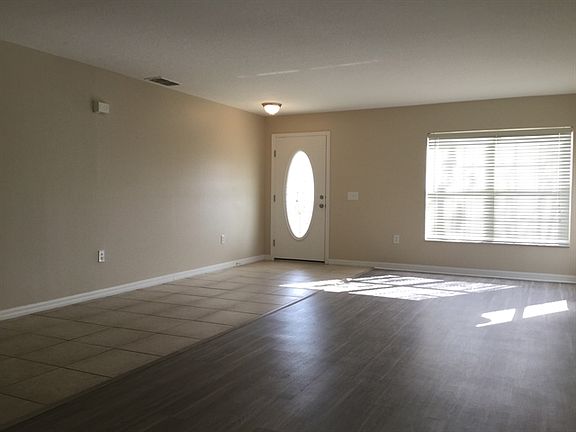 3rd image of 243 Black Springs Ln