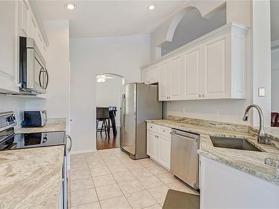 4th image of 7810 Gardner Dr Unit 202