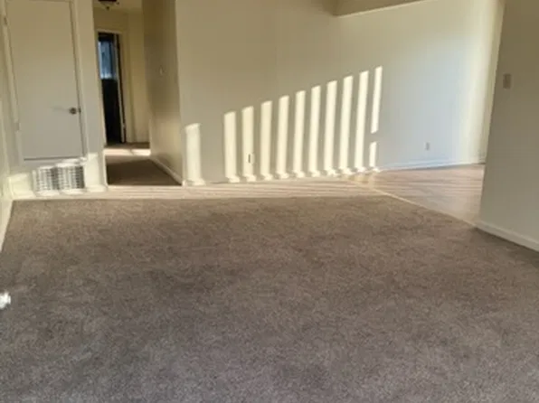 910 Santa Alicia Dr, Rohnert Park, CA 94928