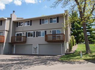 4340 Chatsworth Cir, Shoreview, MN 55126