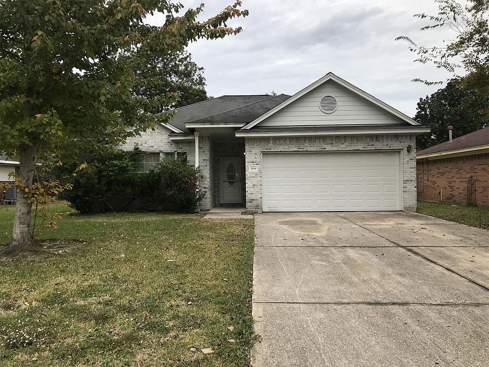 1st image of 2510 Lake Park Dr