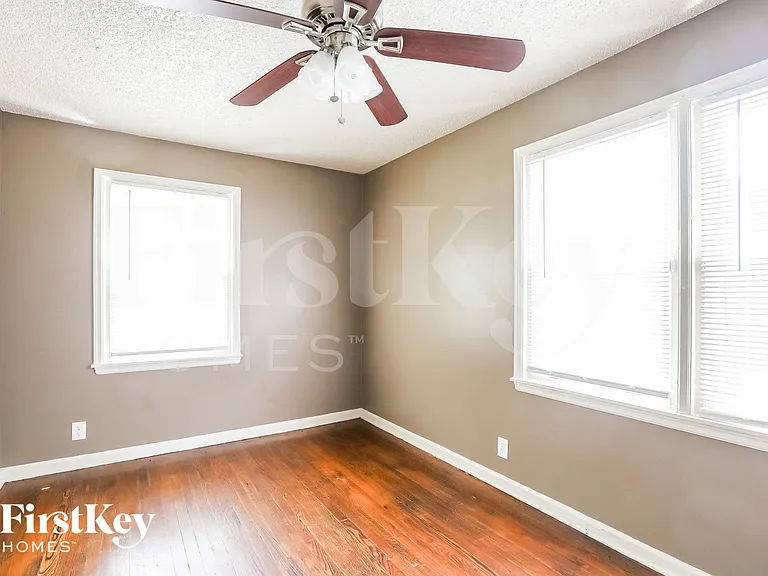 3419 S Home Ave — Photo 8