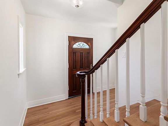 2nd image of 678 Silvergate Ave