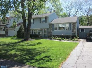 34 Flamingo Rd, Hatboro, PA 19040