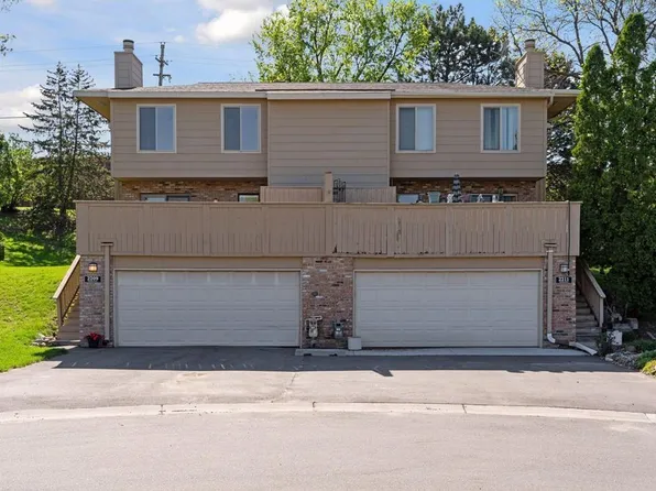 2209 Stroden Cir, Golden Valley, MN 55427