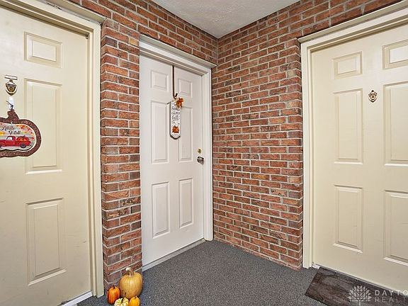 4th image of 5936 Harrison Ave Unit 23