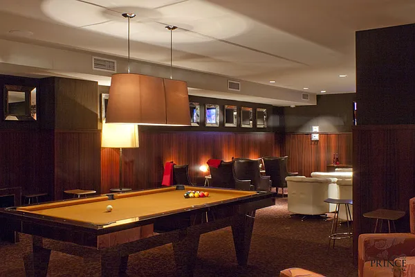 Rented by Compass | media 22