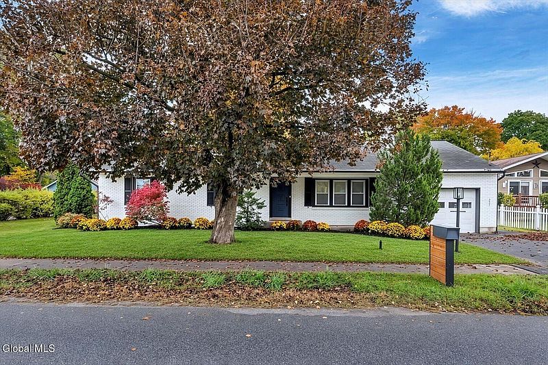 5th image of 257 West Circular Street