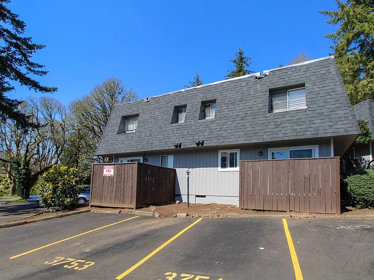 3743 Liberty Rd S — Photo 19