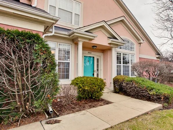 3002 Lexington Ln #8R41, Glenview, IL 60026