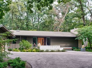 2S055 Yvonne Ln, Wheaton, IL 60189