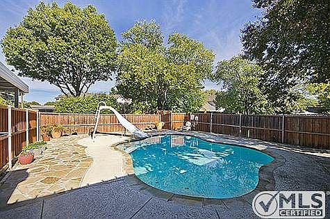 3rd image of 805 Cottonwood Dr
