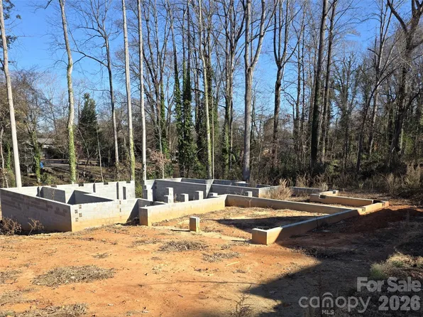 432 Country Club Ct, Shelby, NC 28150