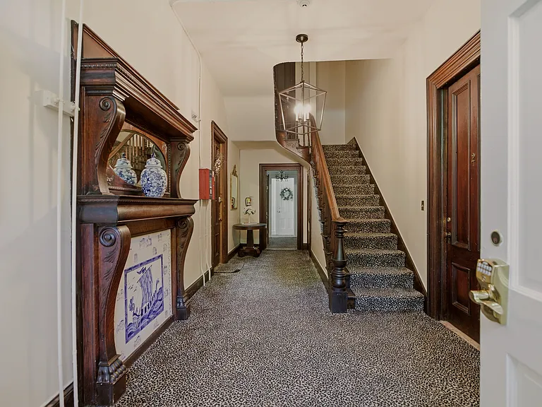 67 Perry St #5 — Photo 11