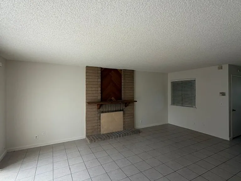 6200 Osullivan Ln — Photo 5