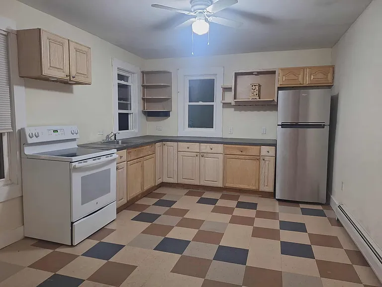 409 Sanders St #2 — Photo 17