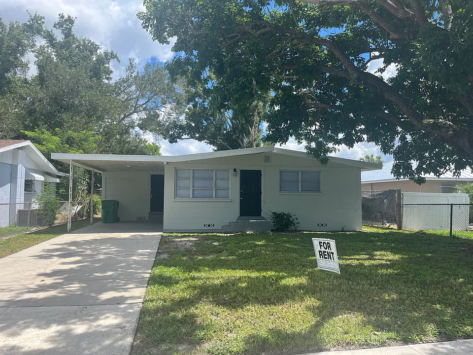 1218 12th Ave W