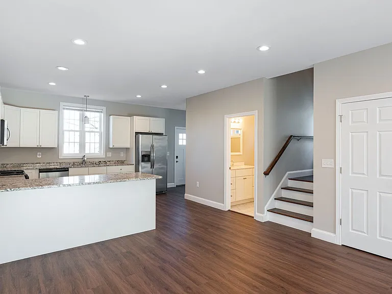 445 Admiral St — Photo 17