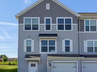 8 Southside Dr, Willow Street, PA 17584