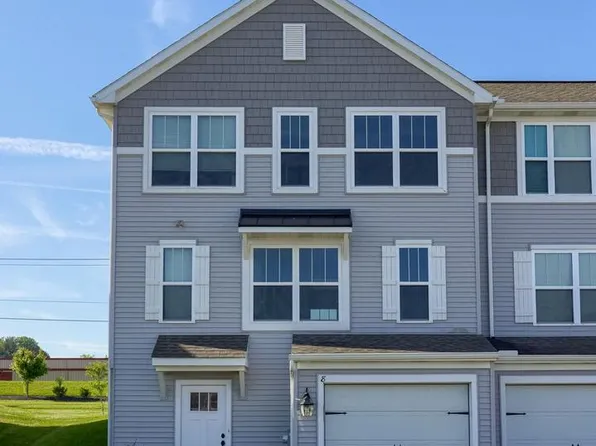 8 Southside Dr, Willow Street, PA 17584