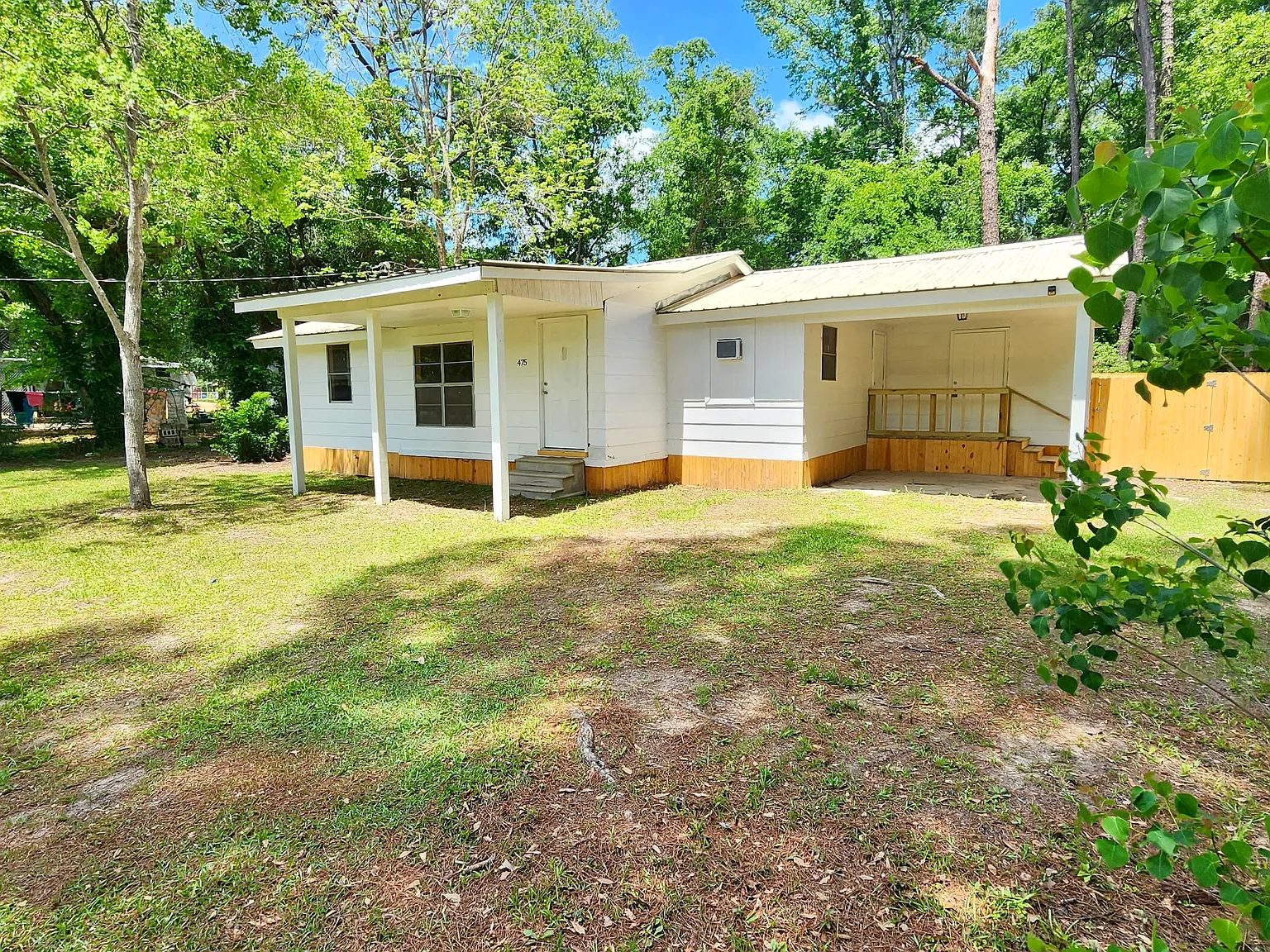 3 bed, 1002 sqft, $1,050 — Photo 2
