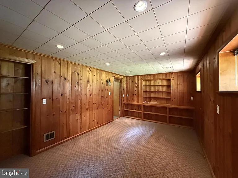 9209 E Parkhill Dr — Photo 16