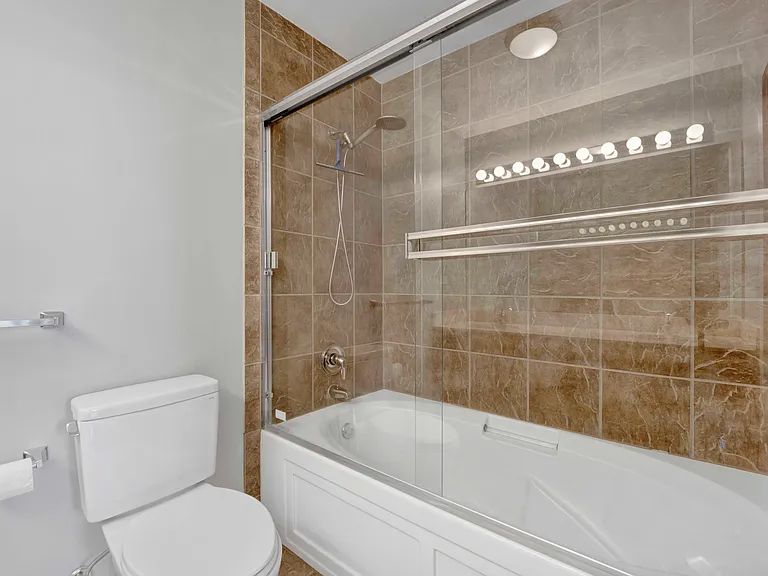 630 N Franklin St #1019 — Photo 22