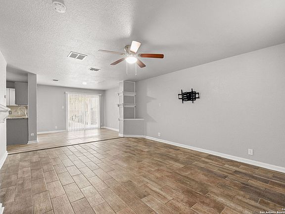 5th image of 2326 Camberly