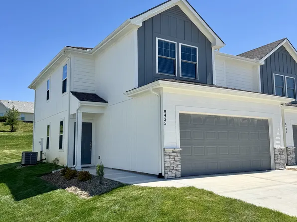 8425 Valley Spring Dr, De Soto, KS