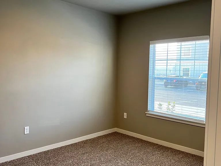 Eagle Pointe Apartments- Resort-Style Living in Albany — Photo 31