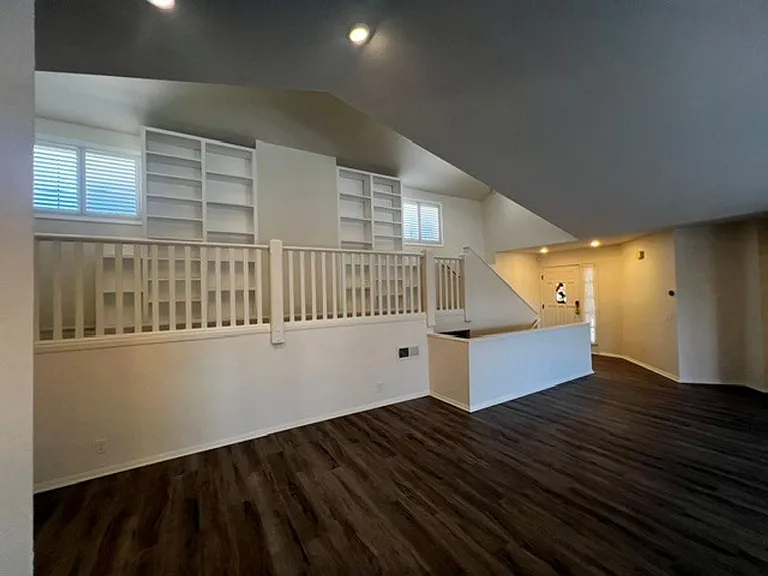 736 Hillside Dr — Photo 16