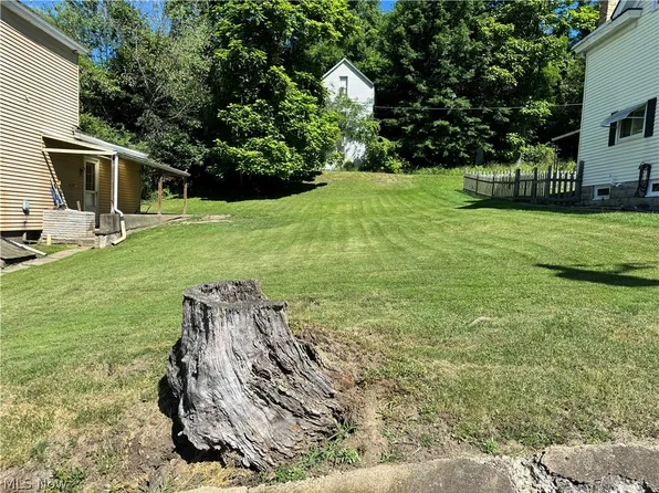 N 8th St, Martins Ferry, OH 43935