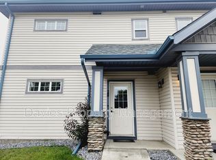 2565 Hanna Cres NW #28, Edmonton, AB T6R 0M4