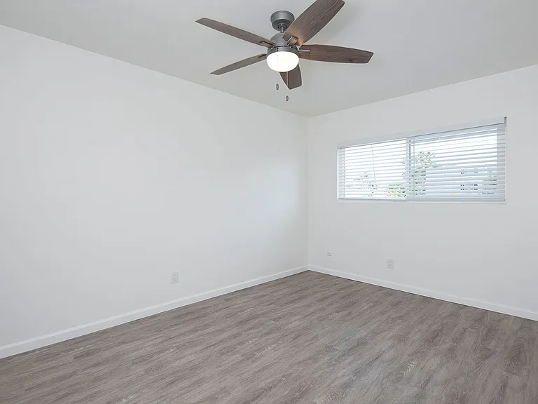 PR Talmadge Apartments — Photo 7