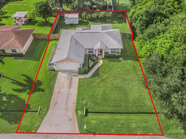 690 SE Crescent Avenue, Port St Lucie, FL 34984